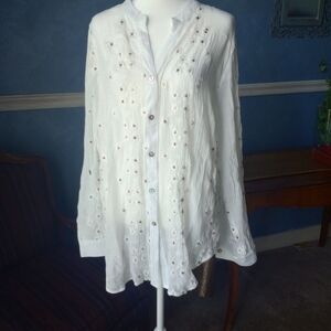 Hope Spring White Embroidery Floral Lady Top.